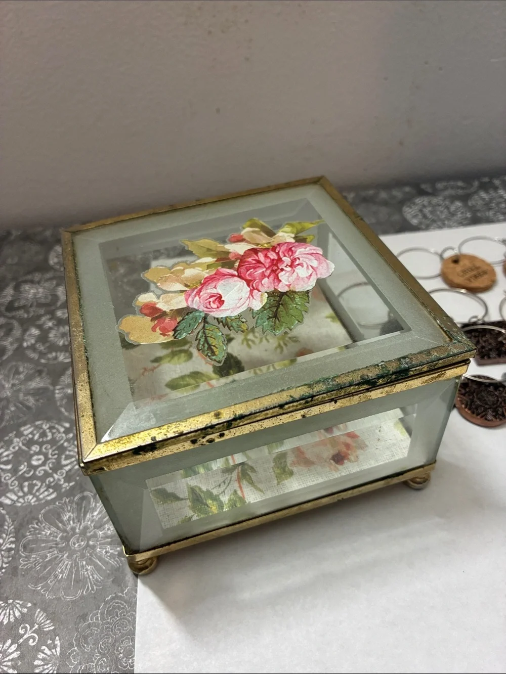 N/A glass trinket